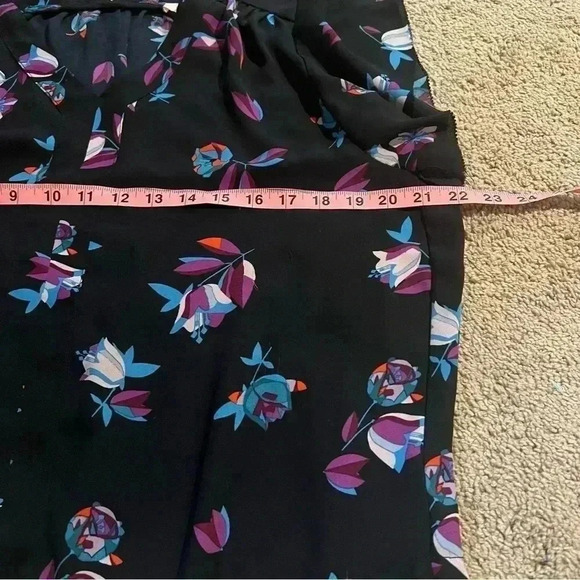 Philosophy Women’s Blouse Size L Dark Blue Floral - Picture 6 of 8